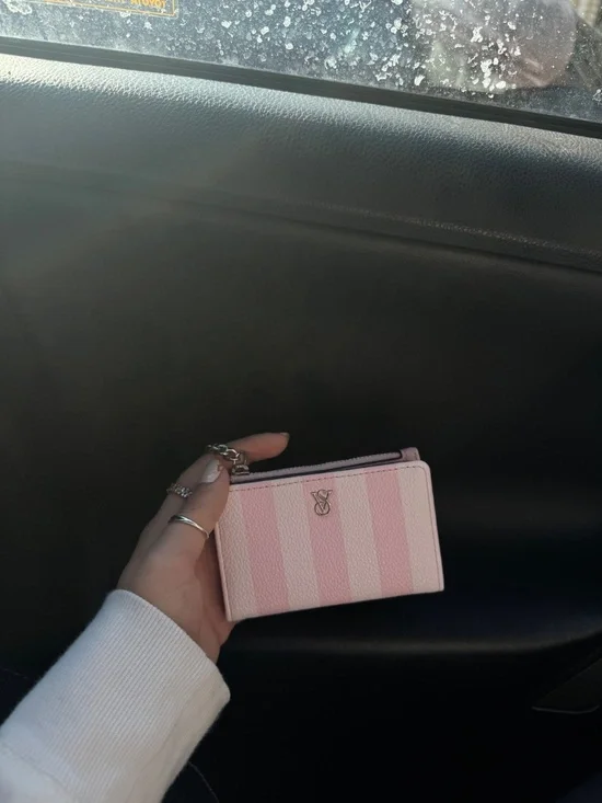victoria secret wallet - Picture 3 of 3